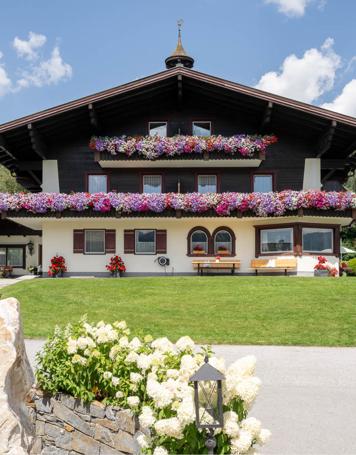 Außenansicht vom Gutshaus am Obersulzberggut