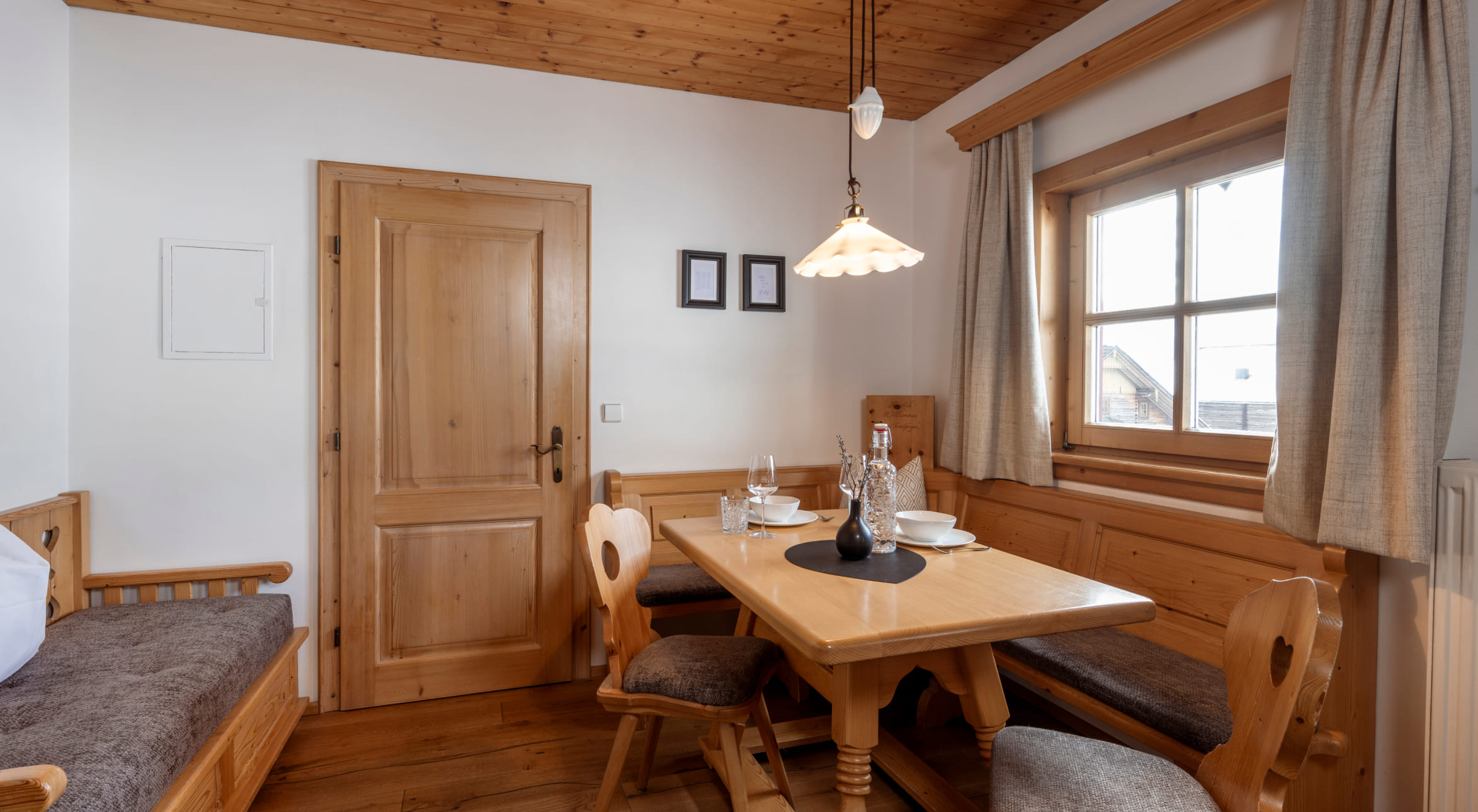 Essecke in der Ferienwohnung Lackenkogel © Lorenz Masser Fotografie